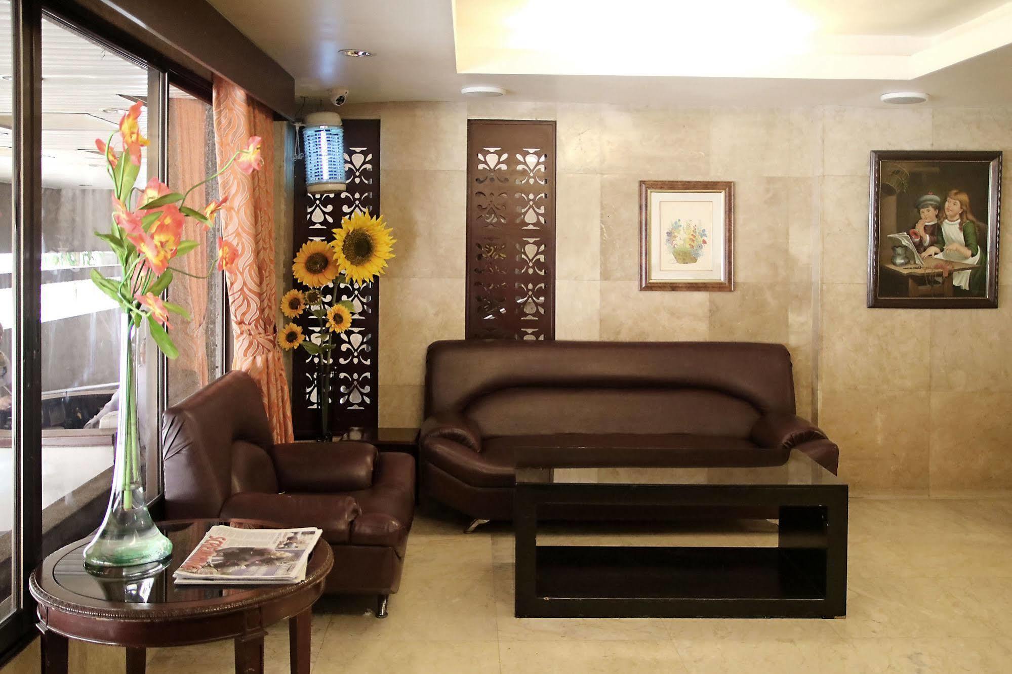Hotel Cherry Blossoms Manila