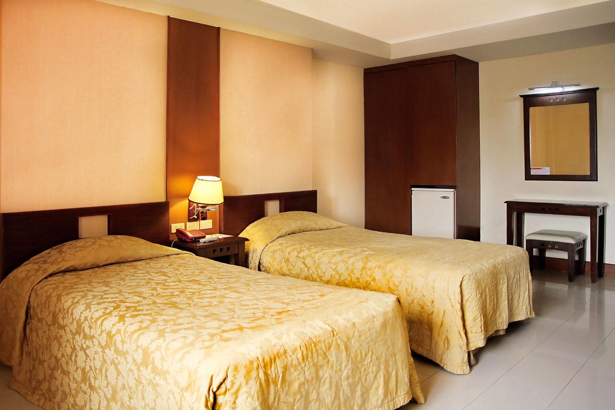 Cherry Blossoms Hotel