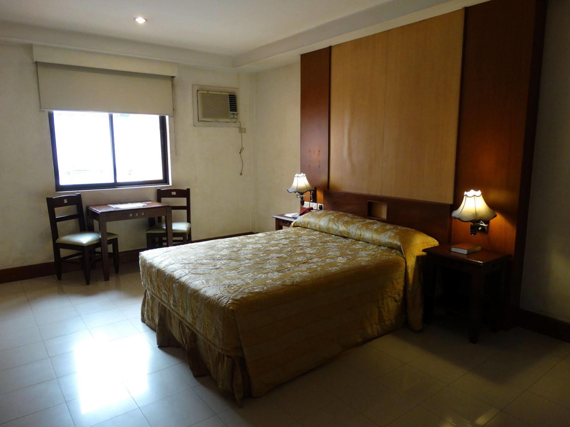 Cherry Blossoms Hotel