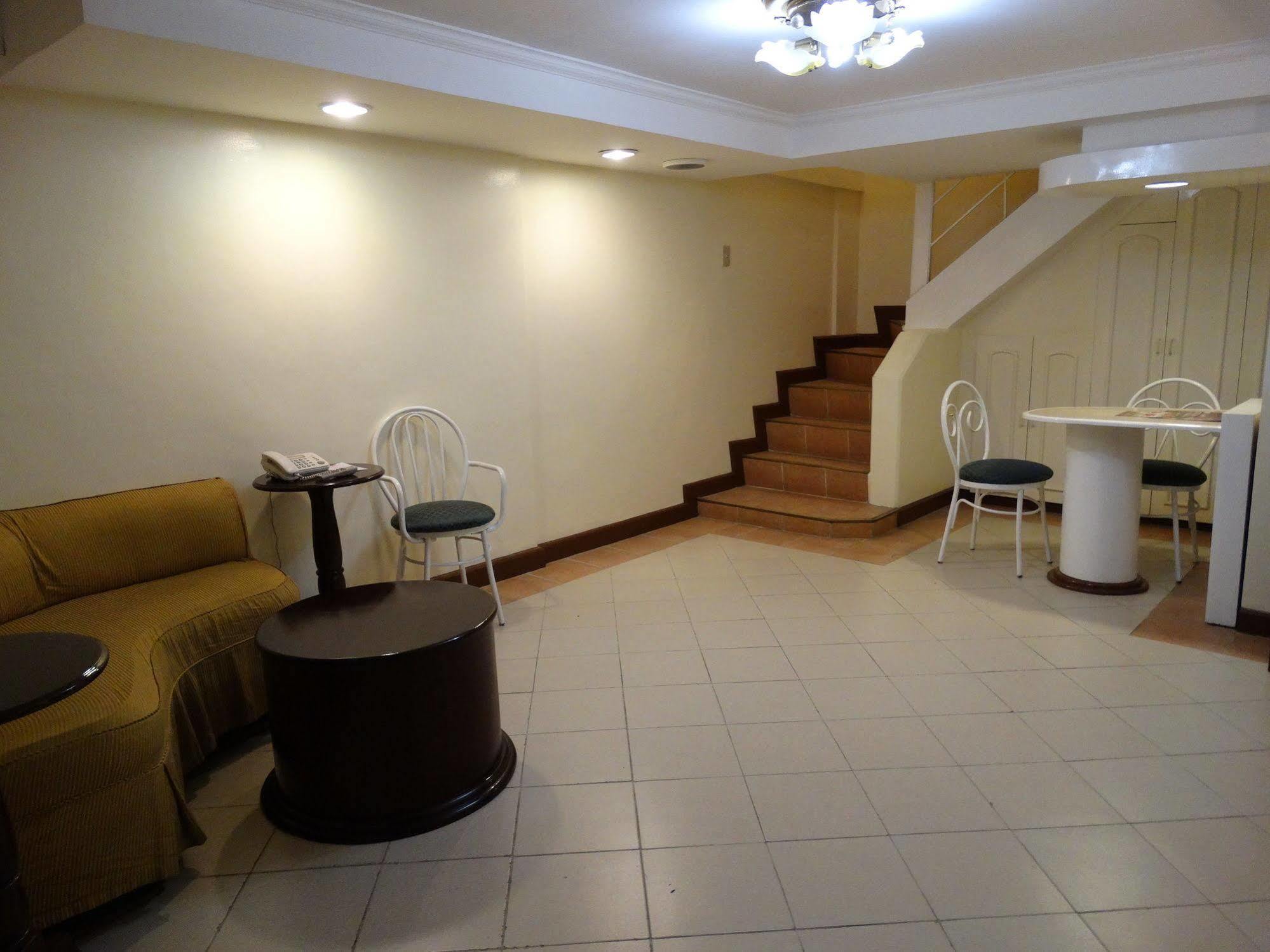 Hotel Cherry Blossoms 3*